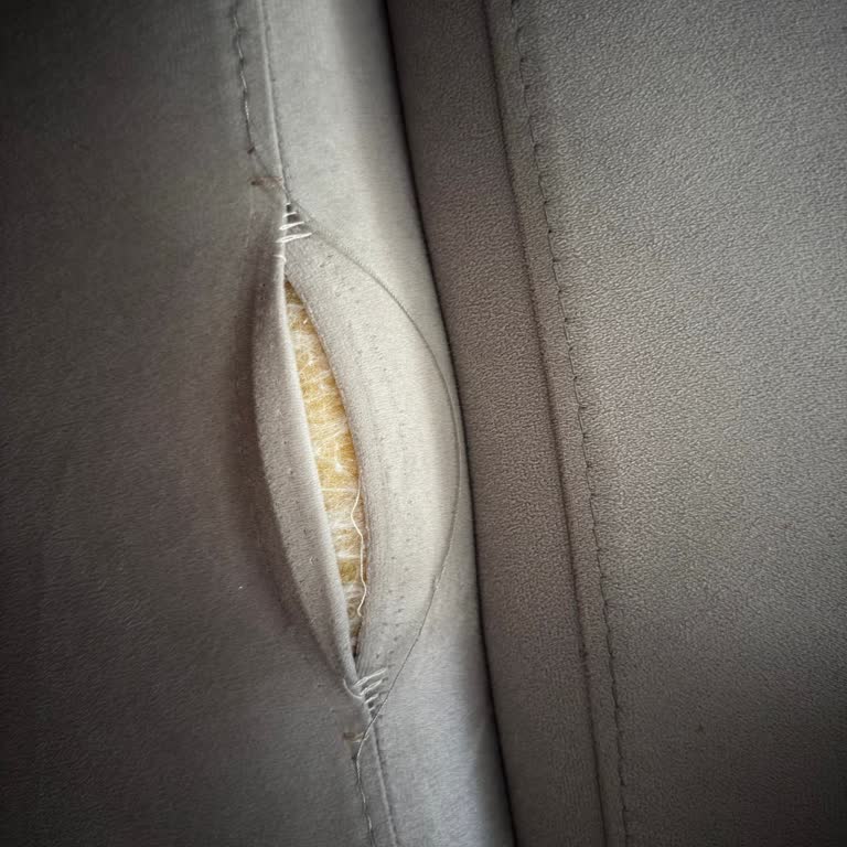 Kısıkköy Mobilya Şehri Koltuk Kumaşında Oluşan Yırtık!