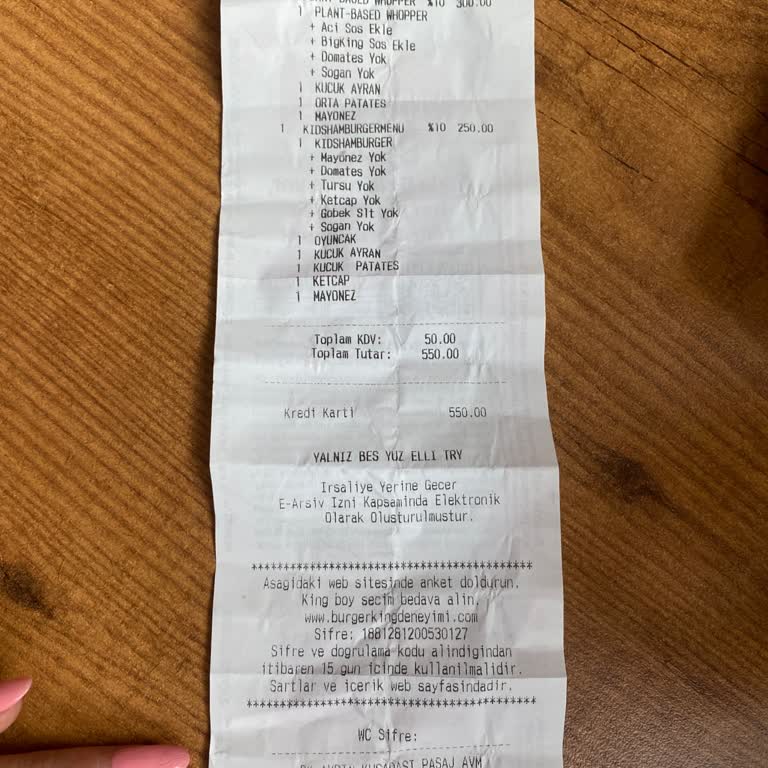 Menüdeki İçecek İçin Ekstra Ücret Talep Edilmesi Ve Sorunun Çözülmemesi