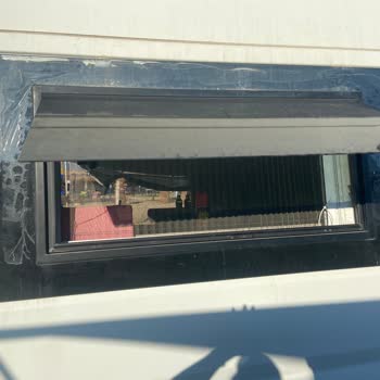 Crystal Auto Glass Camların Boyaları Kısa Süre İçinde Tamamen Atmaya Başladı