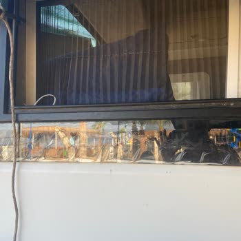 Crystal Auto Glass Camların Boyaları Kısa Süre İçinde Tamamen Atmaya Başladı