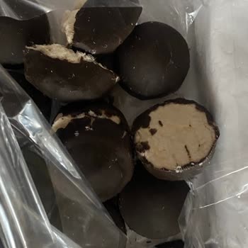 Kervan Markalı Çikolatalı Pişmaniye Erimiş Ve Yenilemez Halde Satıldı