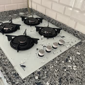 Kumtel Davlumbazın Kullanılmadan Camının Patlaması Ve Müşteri Hizmetlerine Ulaşılamaması