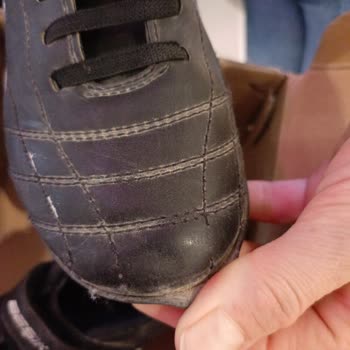 Yeni Alınan Çocuk Ayakkabısında Kısa Sürede Ciddi Deformasyon