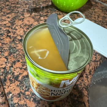 Aldığım Haşlanmış Nohudun İçinden Yabancı Madde Çıktı