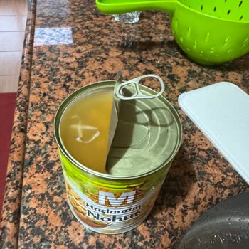 Aldığım Haşlanmış Nohudun İçinden Yabancı Madde Çıktı