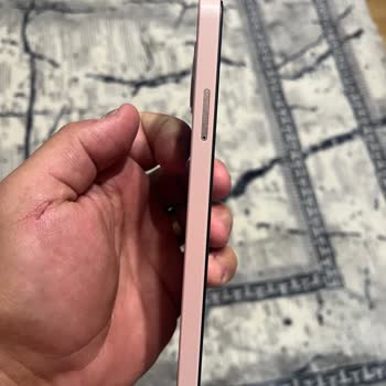 Reeder Kusurlu Telefon İçin Ekstra Ücret Talebi ve Garanti Kapsamında Çözüm Sunulmaması