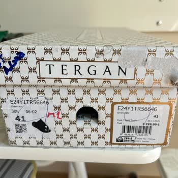 Bir Yıldır Devam Eden Terlik Boya Akması Ve Çözüm Sunulmaması