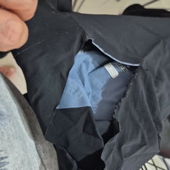 Arena Sport Yarış Mayosu İkinci Kullanımda Yırtıldı, Mağduriyet Yaşıyoruz!