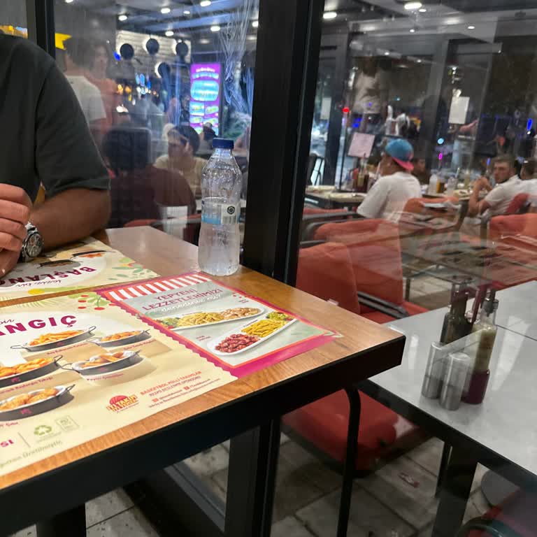 Bodrum Tavuk Dünyasında Kaba Personel Ve Uzun Bekleme Mağduriyeti