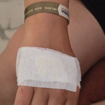 Duş Camı Kırıldı, Yaralandım Ve Otel Yönetimi İlgisiz Kaldı