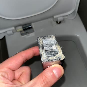 Creavit Klozet Kapağı Menteşesi Kolayca Kırıldı Yedek Parça Bulunamıyor