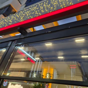 Burger King Şubesindeki Su Püskürtme Sistemi Hijyen Sorunu Ve Çözüm Talebi