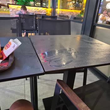 Burger King Şubesindeki Su Püskürtme Sistemi Hijyen Sorunu Ve Çözüm Talebi