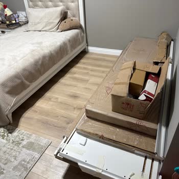 Teslim Edilen Mobilyalarda Eksik Ve Hasarlı Parçalar Üç Aydır Çözülmedi