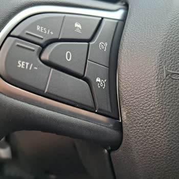 Sıfır Araçta Teslimat Sonrası Boya Ve Direksiyon Sorunu Mağduriyet Yarattı