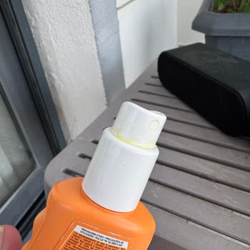 Garnier Güneş Kremi Bikinilerimizi Ve Havlularımızı Sarı Leke Yaptı