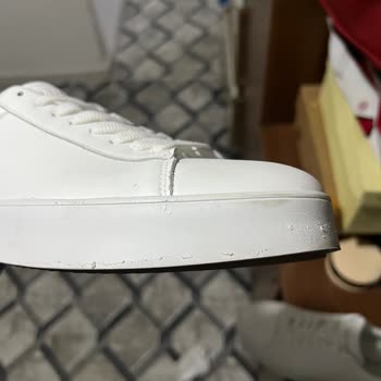 İlk Kullanımda Ayakkabı Tabanında Soyulma Ve Garanti Belgesi Eksikliği