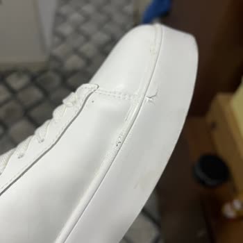 İlk Kullanımda Ayakkabı Tabanında Soyulma Ve Garanti Belgesi Eksikliği