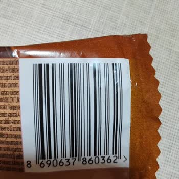 Aldığım Magnum Badem Dondurma Yarım Çıktı, Güvenim Sarsıldı