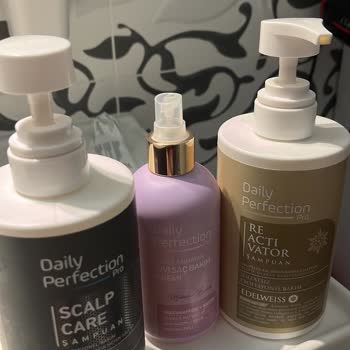 Aldığım Şampuan Ve Sprey Saç Derimizde Yaralara Sebep Oldu!