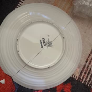 Chakra Yemek Takımı Siparişimde Kırık Tabak Ve Müşteri Hizmetlerinden Yanıt Alamadım