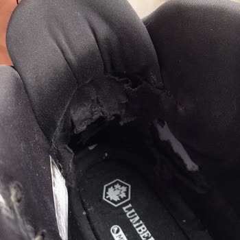 Kısa Sürede Parçalanan Ayakkabı Ve Sonuçsuz İnceleme Süreci