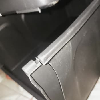 Kırık Gelen Komodin İçin İade Veya Değişim Talebi