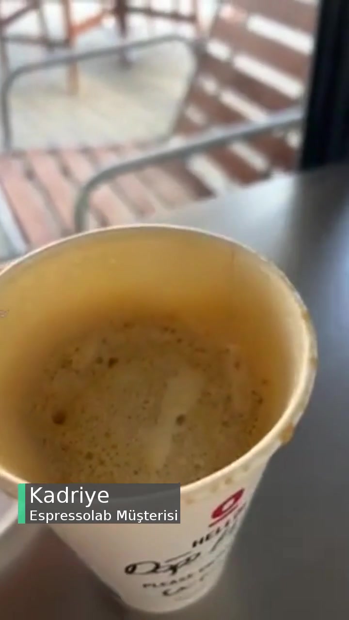 Espressolab İki Parmak Köpük Sizi Kara Geçirmez! videonun kapak resmi
