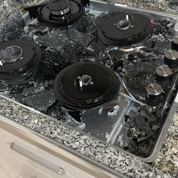 Yeni Alınan Kumtel Ocak İlk Kullanımda Camı Patladı, Garanti Dışı Denildi