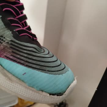 Skechers Ayakkabıda 1 Ayda Yırtılma Ve Kötü Koku: Değişim Talebim Var