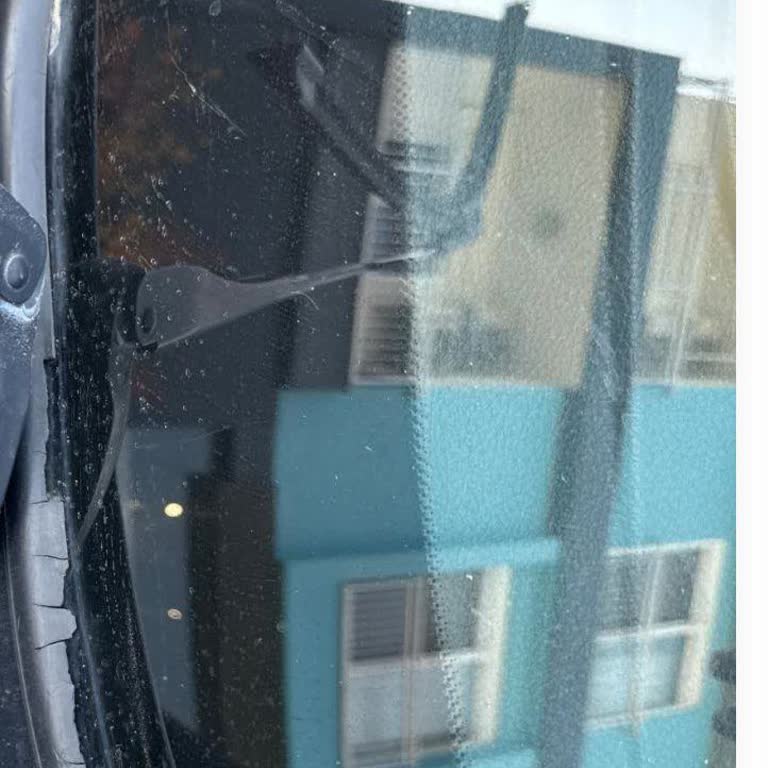 BMW 1.16d Ön Cam Fitilinin Erken Deformasyonu Ve Su Alma Sorunu