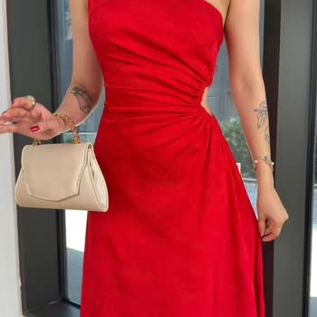 İade Edilmeyen Abiye Elbise Ücreti Ve İletişim Sorunu