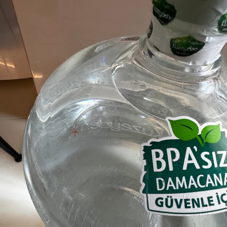 Damacana Suyun İçinde Yabancı Cisim Ve Müşteri Hizmetlerinden Çözüm Alamadım