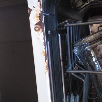 Yeni Alınan Bulaşık Makinesinde Hızla Artan Paslanma Ve Çürüme