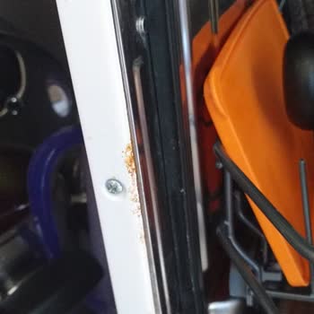 Yeni Alınan Bulaşık Makinesinde Hızla Artan Paslanma Ve Çürüme