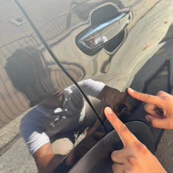 Experiencia con Easygo, cargos por daños mínimos tras devolver coche