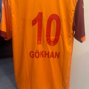 Sipariş Verdiğim Forma Yanlış Ve Kalitesiz Geldi, Satıcı İletişime Geçmiyor