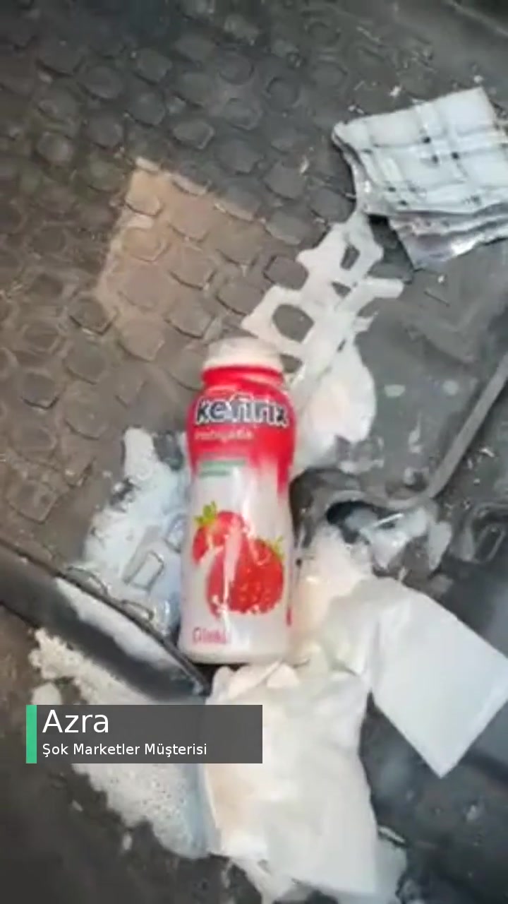 Şok Marketler Arabada Seyir Halindeyken Kefir Patladı! videonun kapak resmi