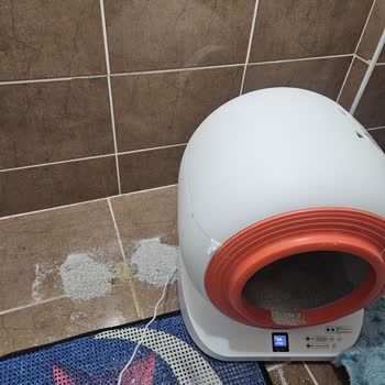 Kedi Tuvaleti Sürekli Sızdırıyor, Müşteri Hizmetleri Çözüm Sunmuyor