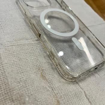 Amazon Ve Spigen'den Aldığım Kılıf Hızla Sarardı, Destek Yok!