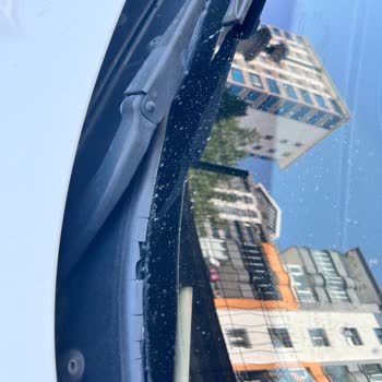 BMW 1 Serisi'nde Sürekli Devam Eden LED Lamba Ve Cam Fitili Sorunları