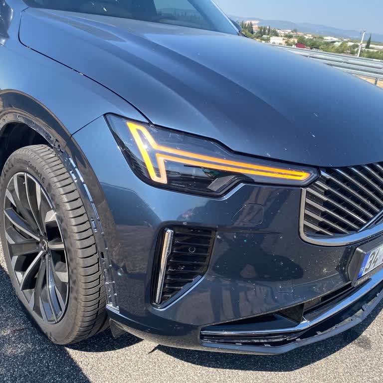 Sıfır Volvo XC90'da Tekrarlayan Tampon Ve Kaplama Sorunu, Yetersiz Servis İlgisi