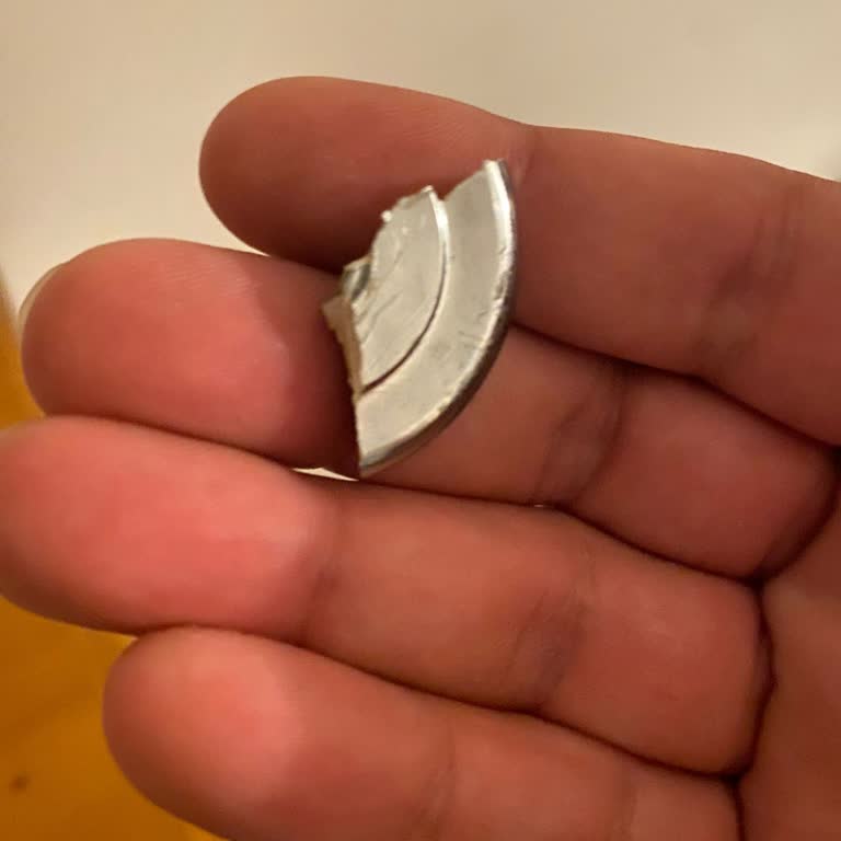 Vivense'den Aldığım Koltukta Eksik Ve Hasarlı Parça Sorunu Çözülemiyor