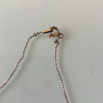 Sahte Altın Kolyeler Ve İletişimsiz Mağaza: Param Boşa Gitti!