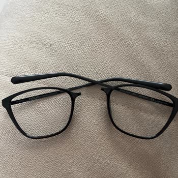 Kırılmaz Denilen Gözlük Çerçevesi Kısa Sürede Kırıldı, Garanti Kapsamı Reddedildi