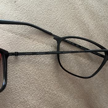 Kırılmaz Denilen Gözlük Çerçevesi Kısa Sürede Kırıldı, Garanti Kapsamı Reddedildi