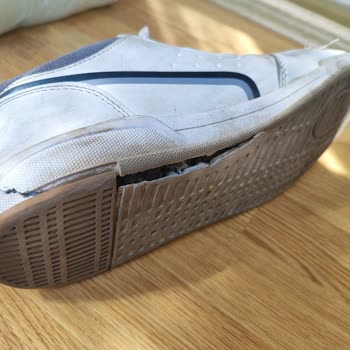 Bir Ayda Tabanı Yırtılan Kinetix Ayakkabı Hayal Kırıklığı