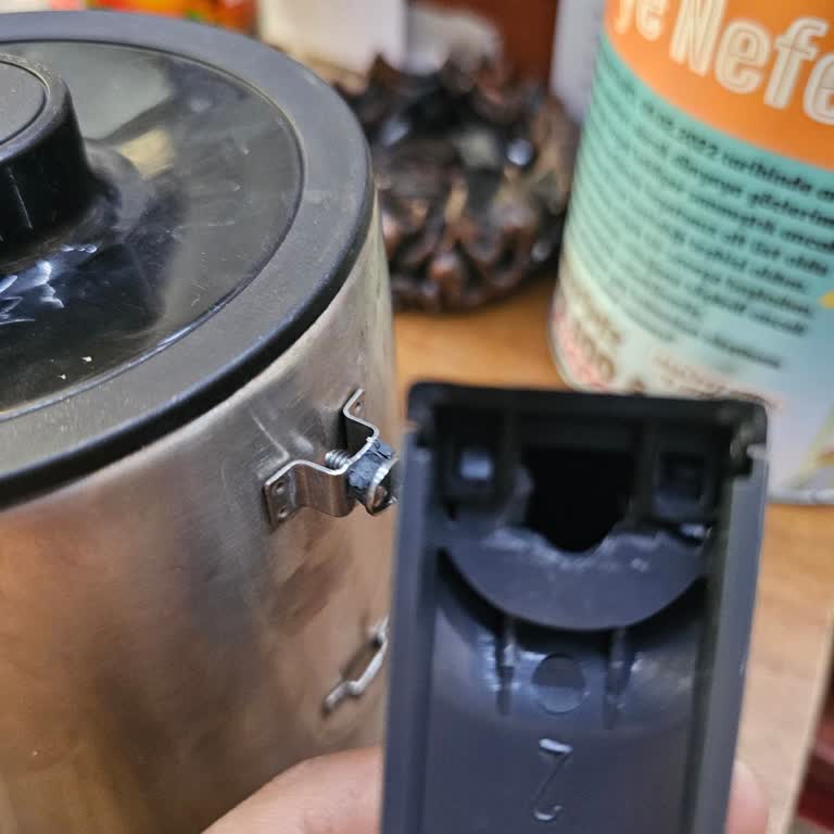 Kısa Sürede Arızalanan Çay Makinesi Güvenimi Sarsdı, İade Talep Ediyorum