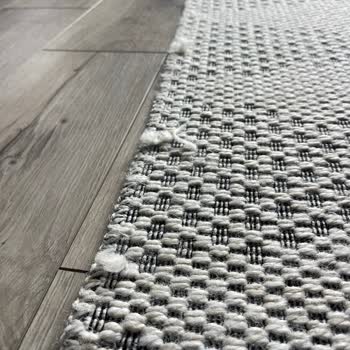 Aldığım Halı Kısa Sürede Bozuldu Mağaza İlgisiz Kaldı