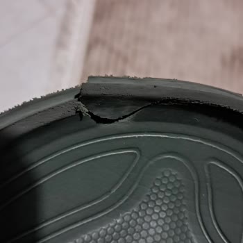 Kısa Sürede Yırtılan Terlik İçin İade Talebim Reddedildi